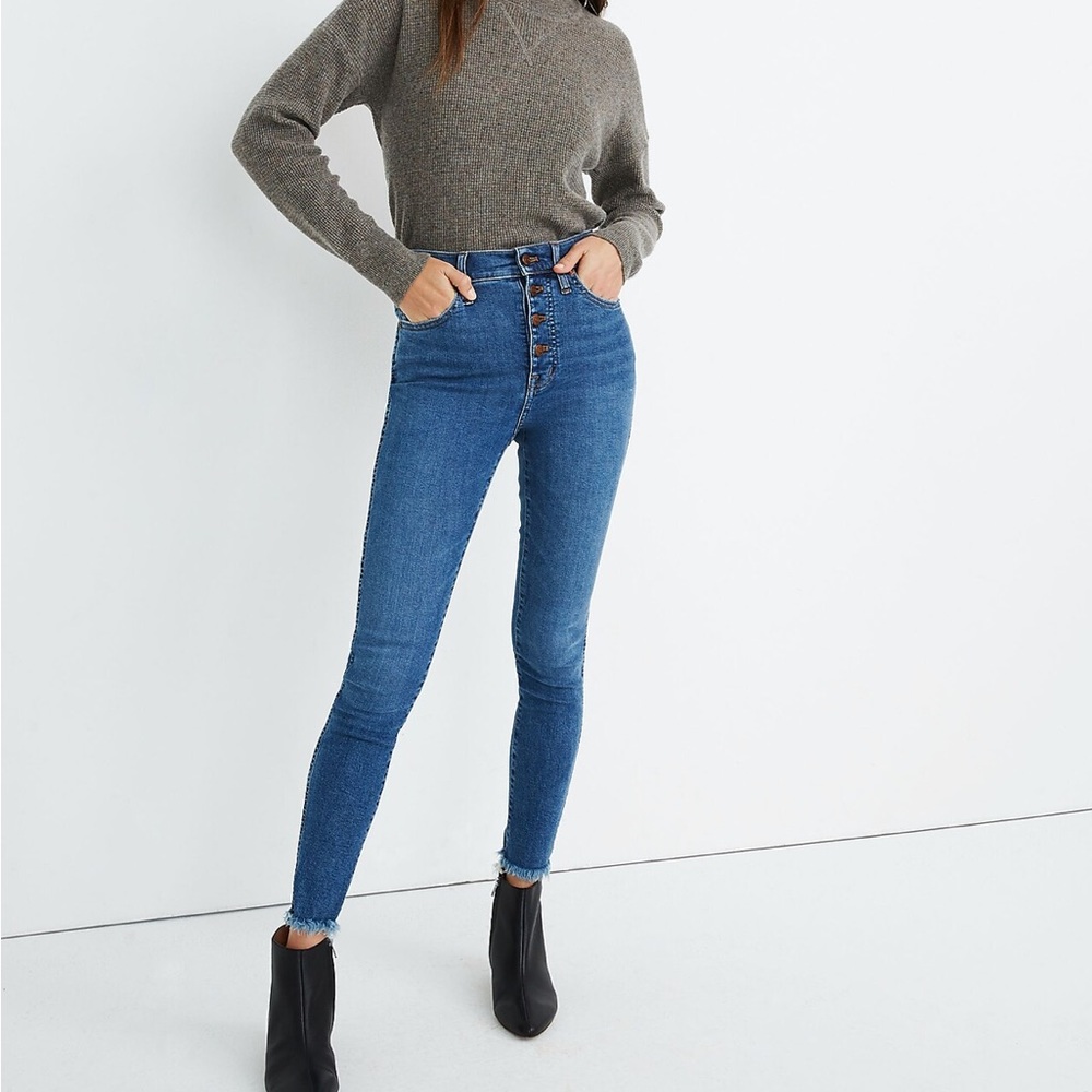 10" High-Rise Skinny Jeans button front edition.